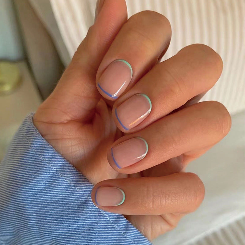 Kunstvolle Nagelkunst mit kreativen French-Tips Brehn