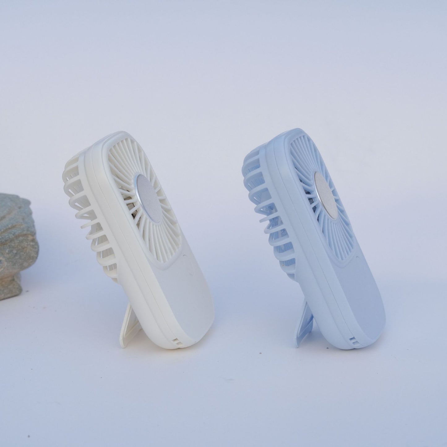 Tragbarer persönlicher batteriebetriebener Ventilator Brehn