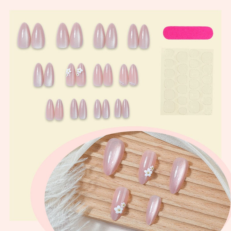 Kunstnagelset mit eleganten Blütenmotiven Brehn