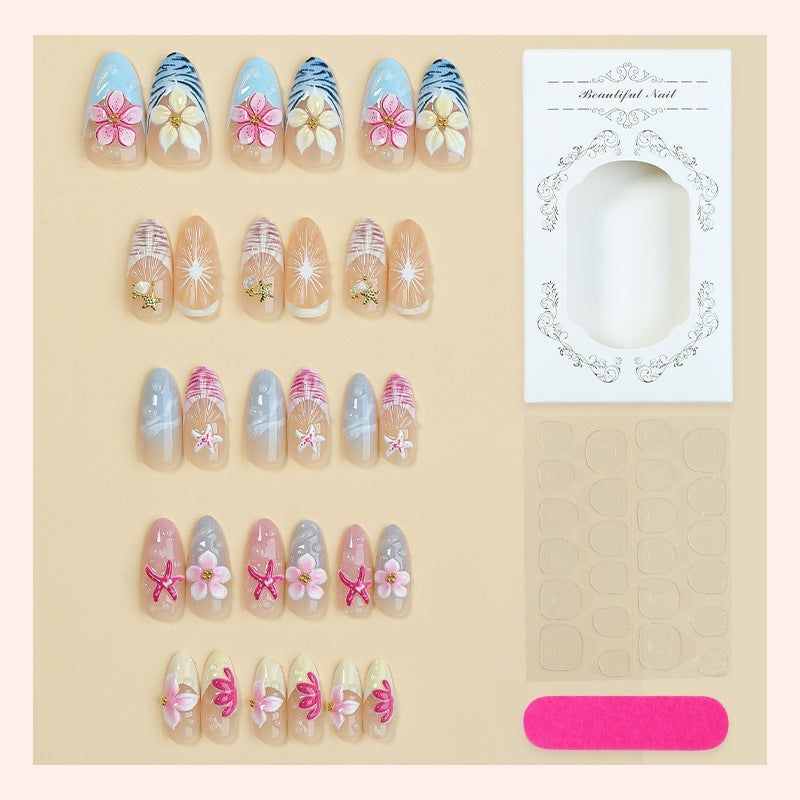 Kunstnagelset mit floralen Designs und eleganten Akzenten Brehn