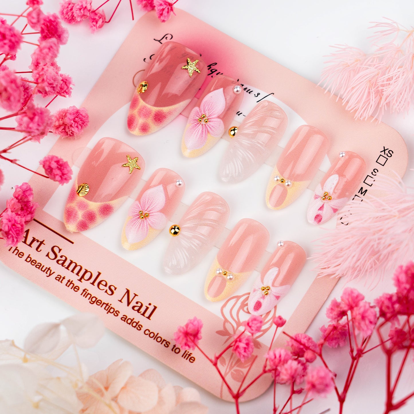 Kunstnagelset mit eleganten Rosen- und Goldverzierungen Brehn