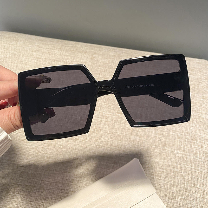 Damen quadratische Sonnenbrille mit robustem Rahmen und stylischem Design Brehn