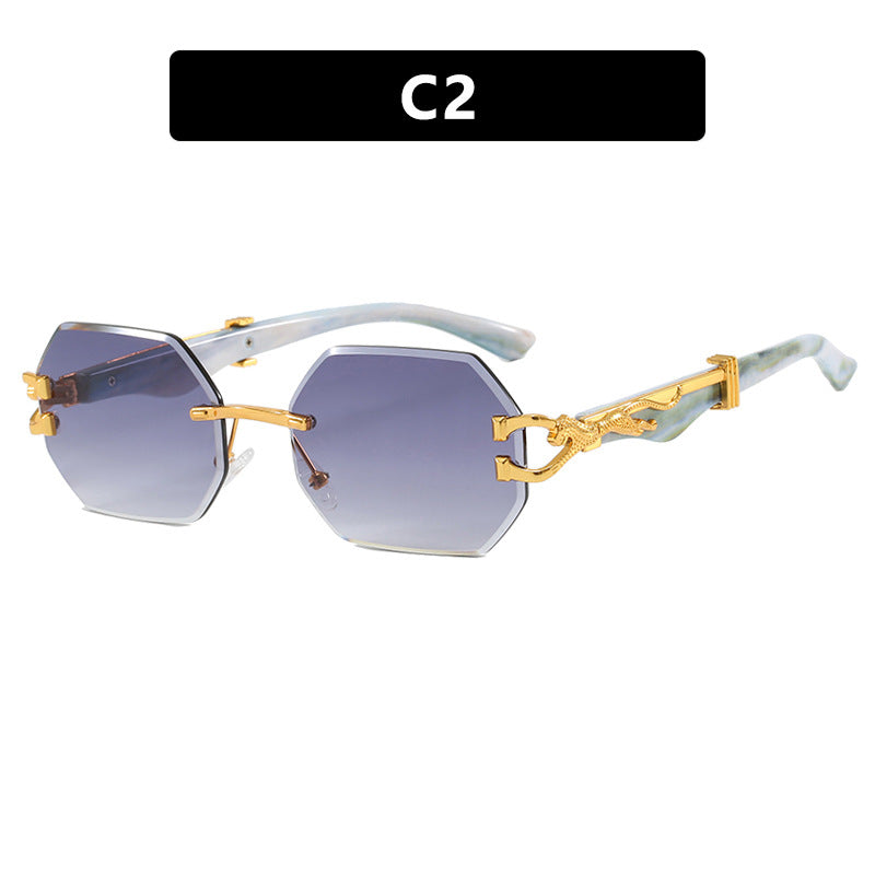 Damen modische Sonnenbrille mit extravagantem achteckigem Design und goldenen Akzenten Brehn