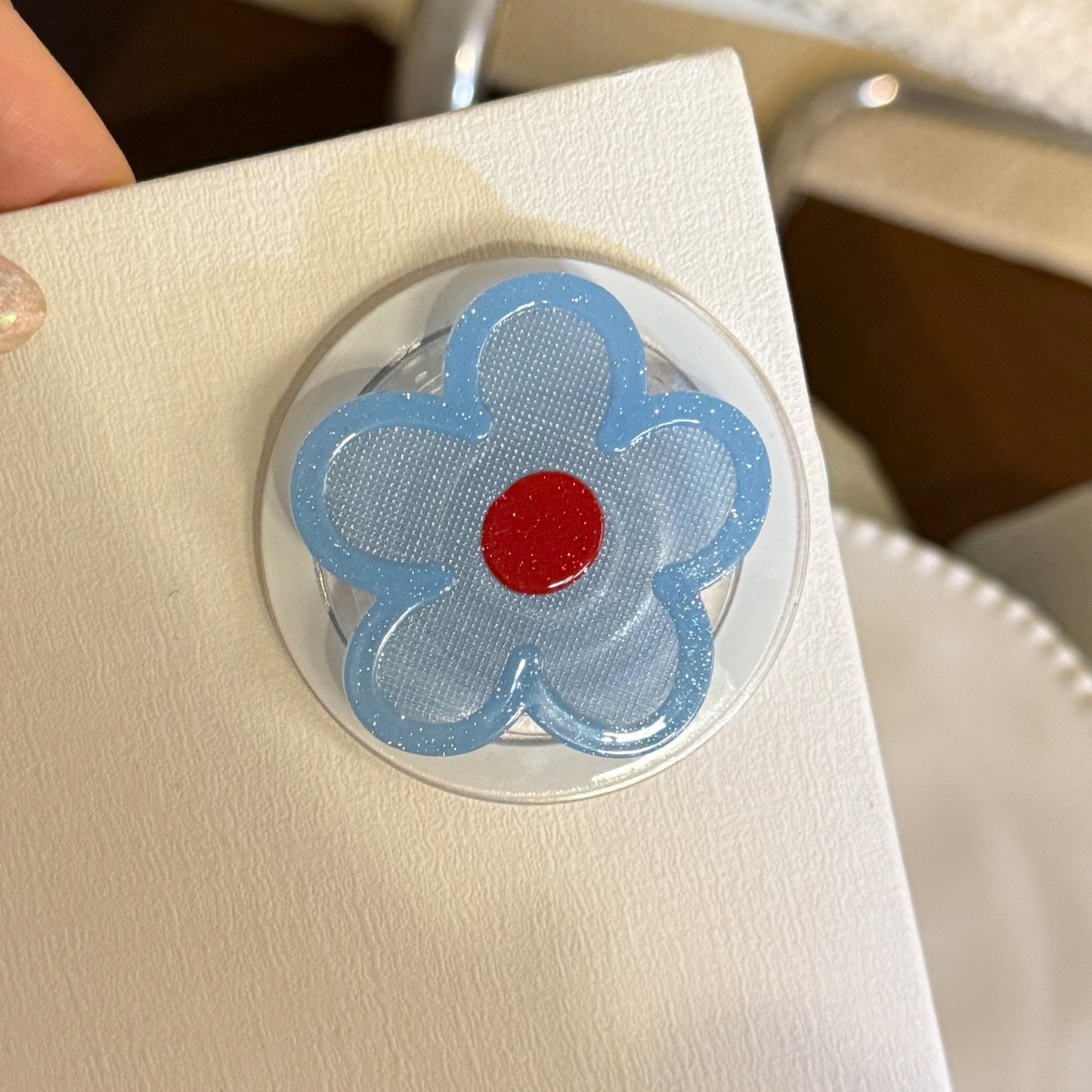 Niedlicher Blüten-Anstecker Brehn