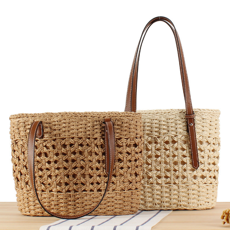 Handtasche Aus Handgewebtem Stroh mit Eleganten Kunstledergriffen Brehn