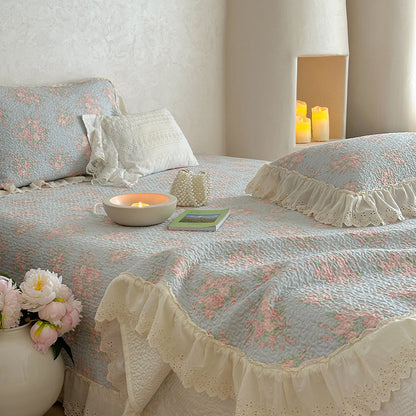 Vintage-inspirierte Baumwoll-Matelassierte Bettdecke mit Ösen-Spitzen-Rüsche und passendem Kissenbezug