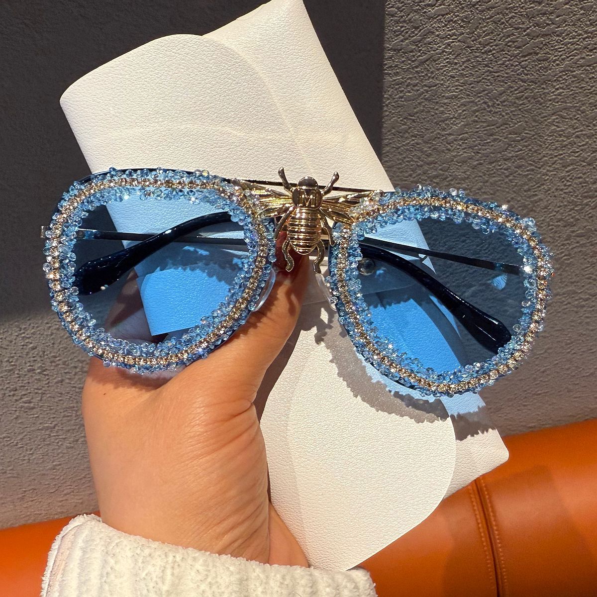 Damen Glamouröse Statement-Sonnenbrille mit einzigartigem Insektendesign Brehn