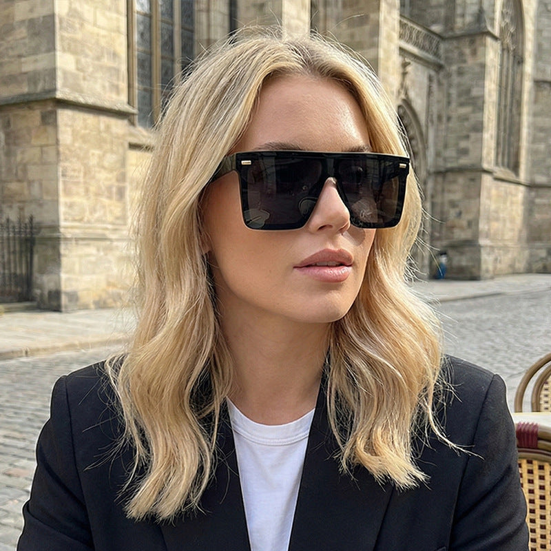 Damen Sportliche Oversized-Sonnenbrille mit modernem Rahmen Brehn