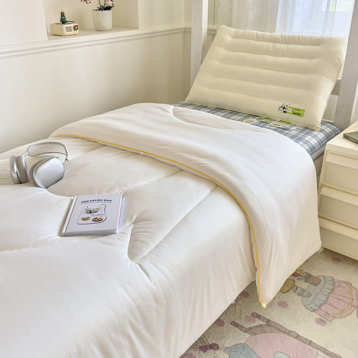 Gefüllte Steppdecke mit Karomuster, Wendbares Bett-Set und Bestickten Kissen