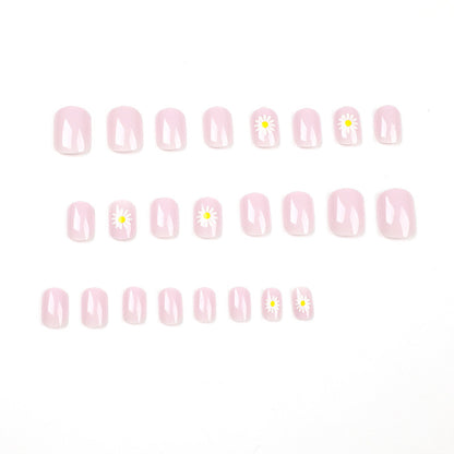 Kunstvolle Nagelkunst mit Blütenmotiv Brehn