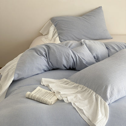 Bettwäsche-Garnitur aus Baumwoll-Seersucker mit feinen Nadelstreifen