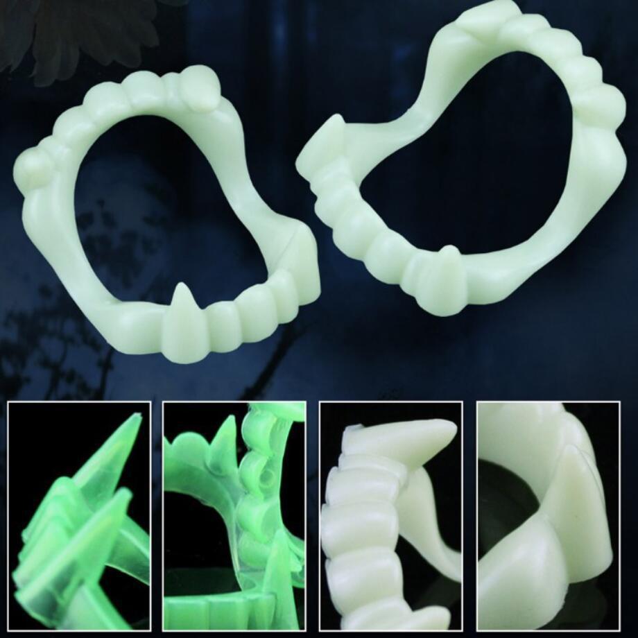 Leuchtende Vampirzähne Brehn