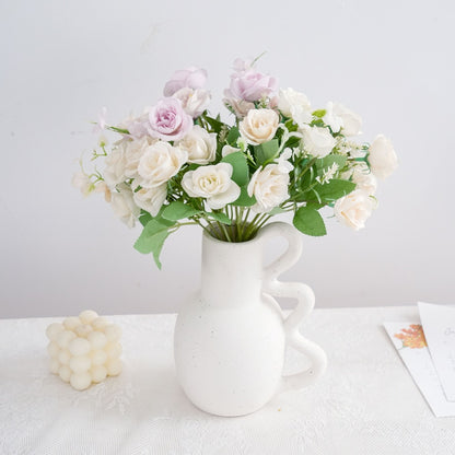 Realistischer Kunstblumenstrauß