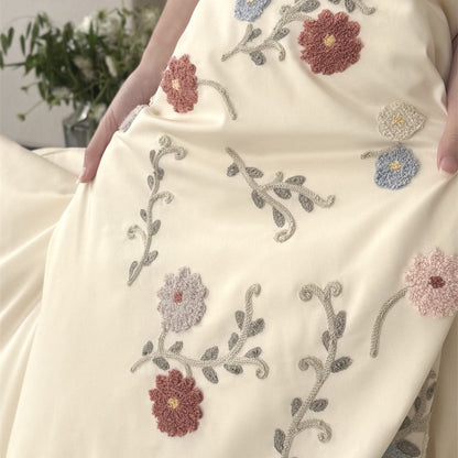 Luxuriöses Satin-Bettwäsche-Set mit floraler Stickerei und Kissenbezügen Brehn