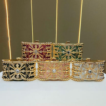 Glänzende dekorative Abend-Clutch