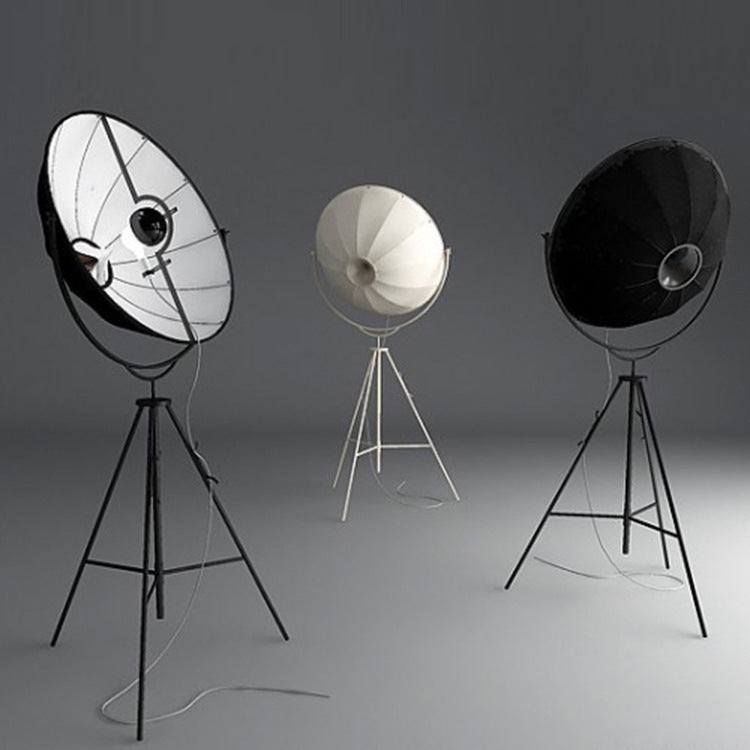 Stilvolle Stativ-Stehlampe