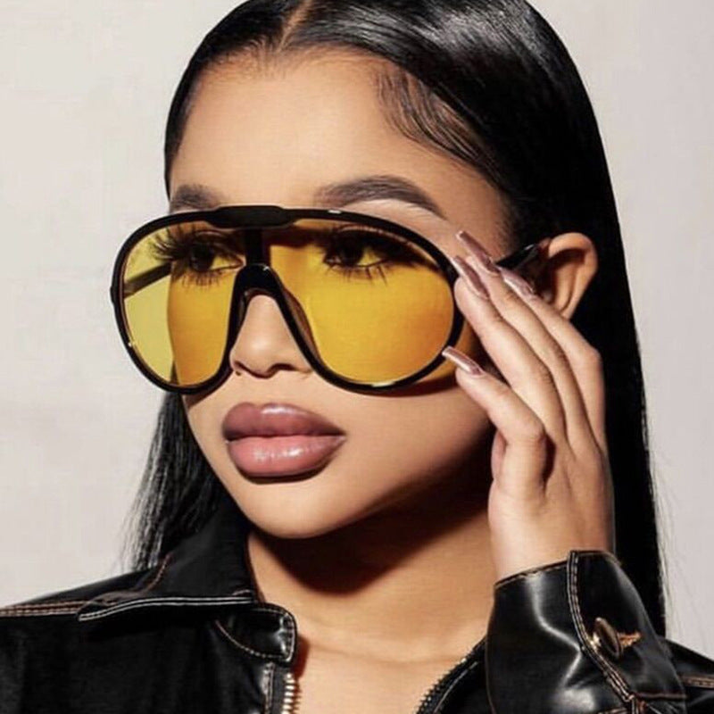 Damen futuristische transparente Sonnenbrille mit eleganter Form Brehn