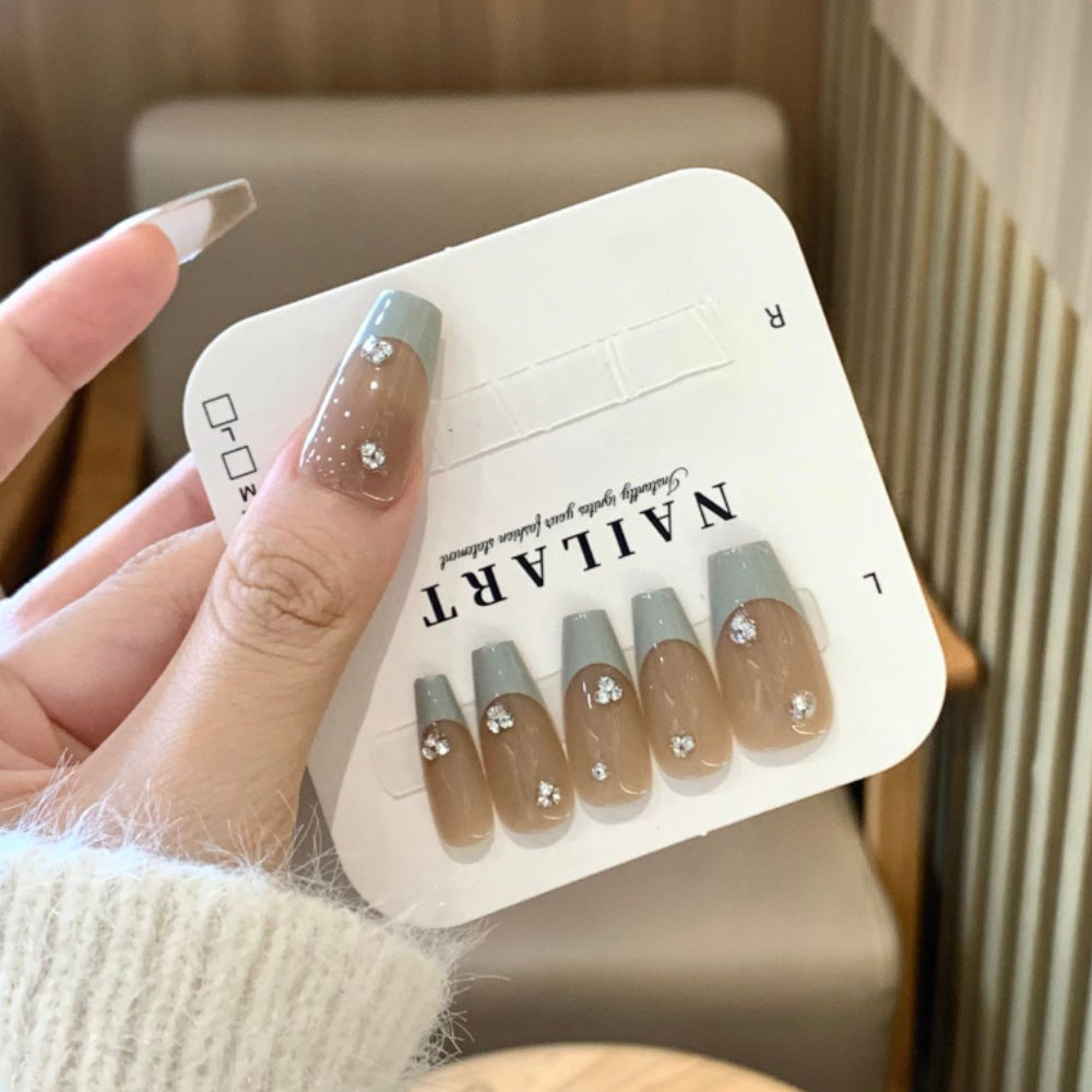 Luxus Druck-Nagel-Set mit elegantem französischem Spitzen Design Brehn