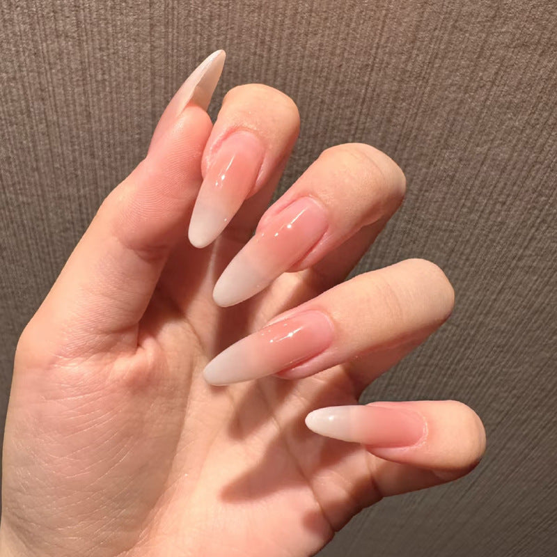 Elegante Stiletto Press-On Nägel mit Ombre-Finish Brehn