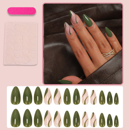 Elegantes Nageldesignset mit kreativen Akzenten Brehn