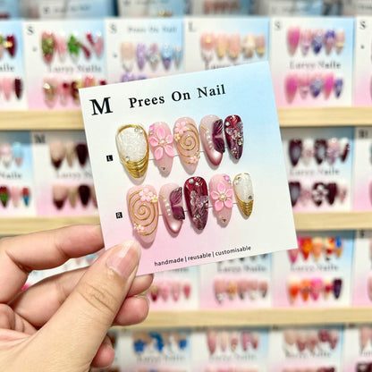 Dekoratives Press-On Nagelkunstset mit Blumendesigns