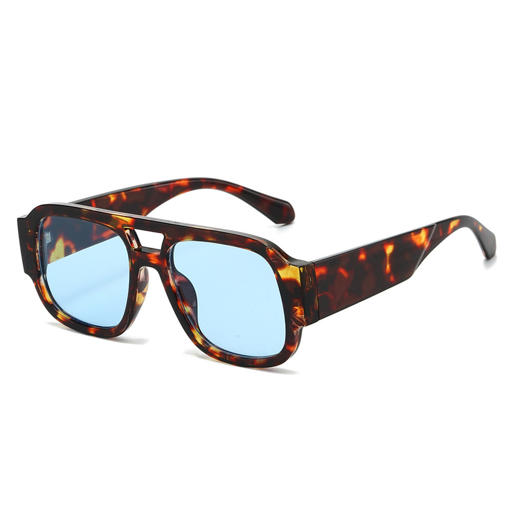 Moderne retro-inspirierte quadratische Sonnenbrillen Brehn