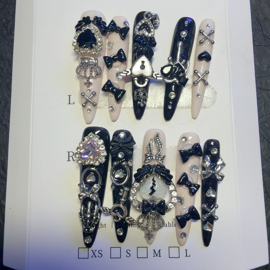 Gothic-inspirierte dekorative Press-On-Nagel-Set