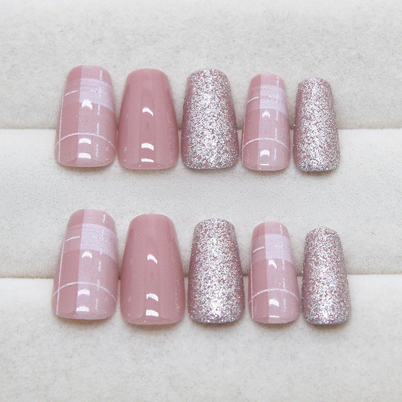 Elegantes Press-On-Nageldesign Brehn