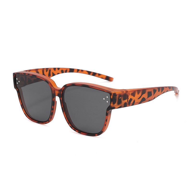 DamenModische Sonnenbrille im klaren Linien-Design mit hohem UV-Schutz Brehn