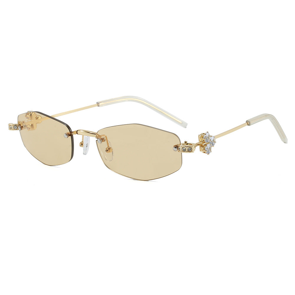 Modische Sonnenbrille Im Eleganten Rechteckdesign mit Blumigen Details Brehn
