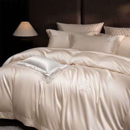 Luxuriöse Satin-Bettwäschegarnitur mit besticktem Schwanenmotiv und Spitzenkissen