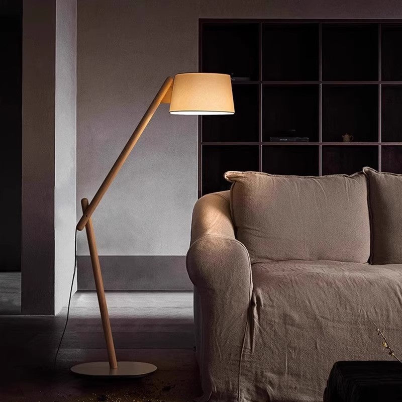 Verstellbare Holz-Stehlampe