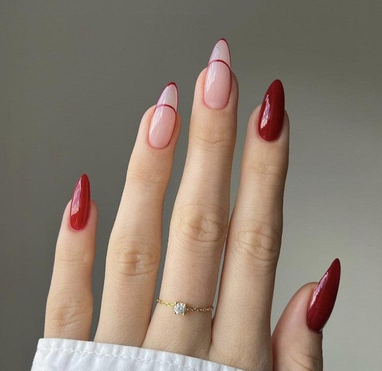 Elegante Stiletto Press-On Nagelkunst mit Strass-Akzenten Brehn
