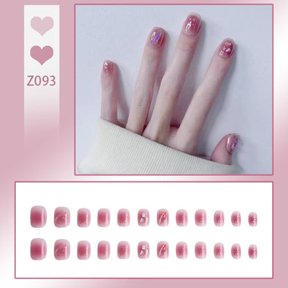 Kunstnagelset mit eleganten Glitzerverzierungen und schimmernden Akzenten Brehn