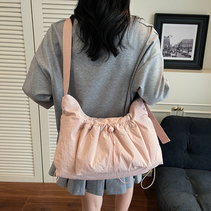 Lässig funktionale Slingtasche