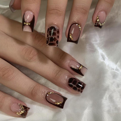 Kunstnagelset mit glamourösen Akzenten und edlem Design Brehn