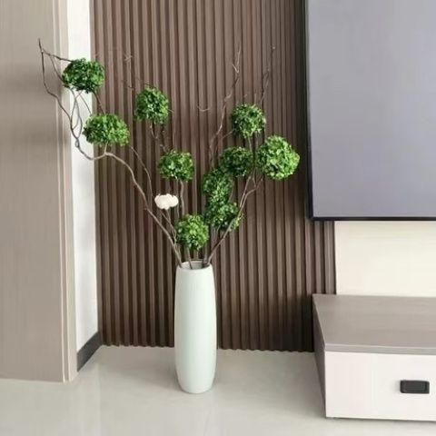 Künstlerische Innenblumenanordnung