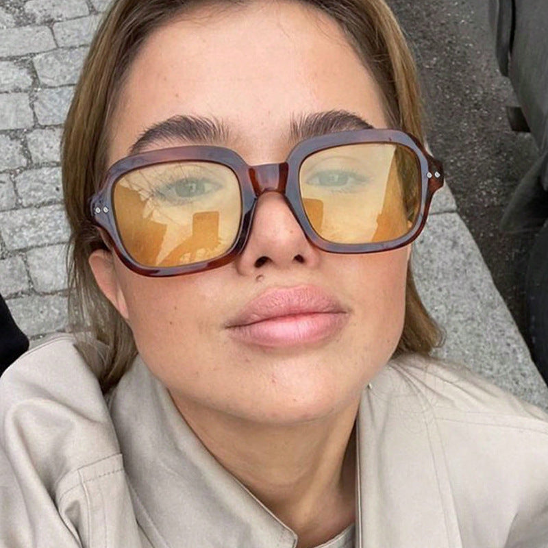 Damen moderne quadratische Sonnenbrille mit breitem Rahmen und elegantem Design Brehn