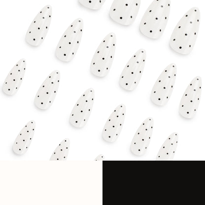 Kunstvolle Nagelverlängerungen mit Polka-Dots Brehn