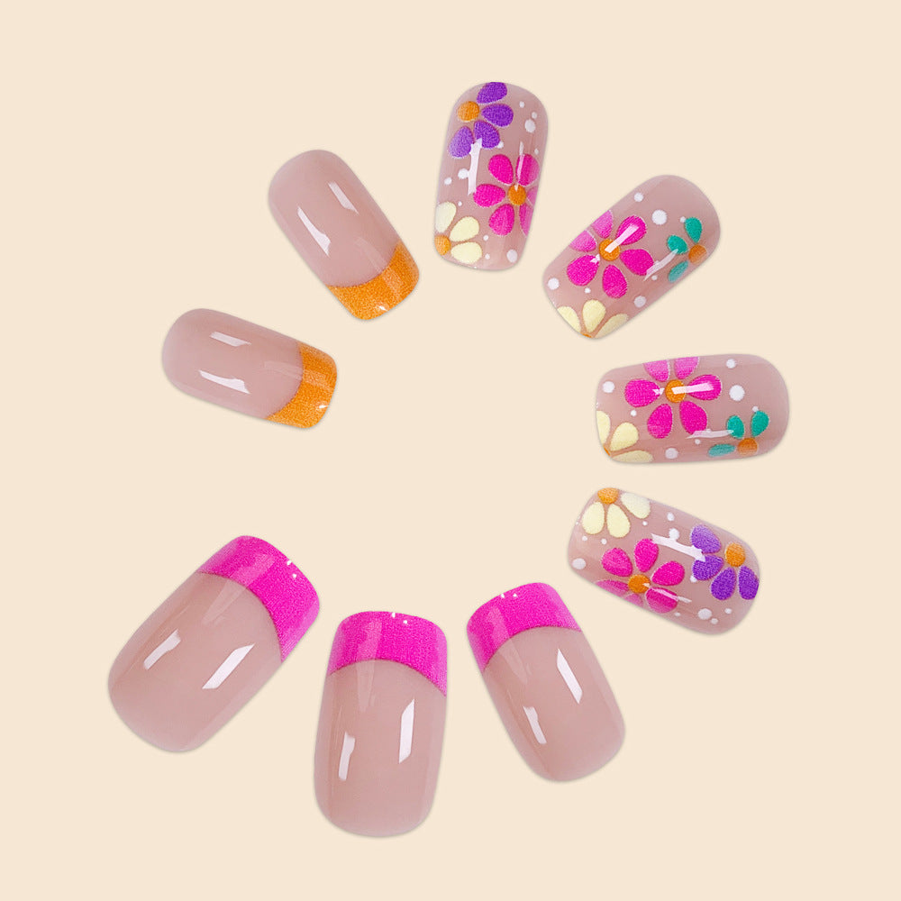 Lebendige florale Nagelkunstverlängerungen