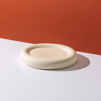Elegante gewellte Keramikteller