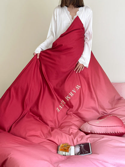 Luxuriöse Satin-Bettwäschegarnitur mit Herz-Kissen und Wendefunktion