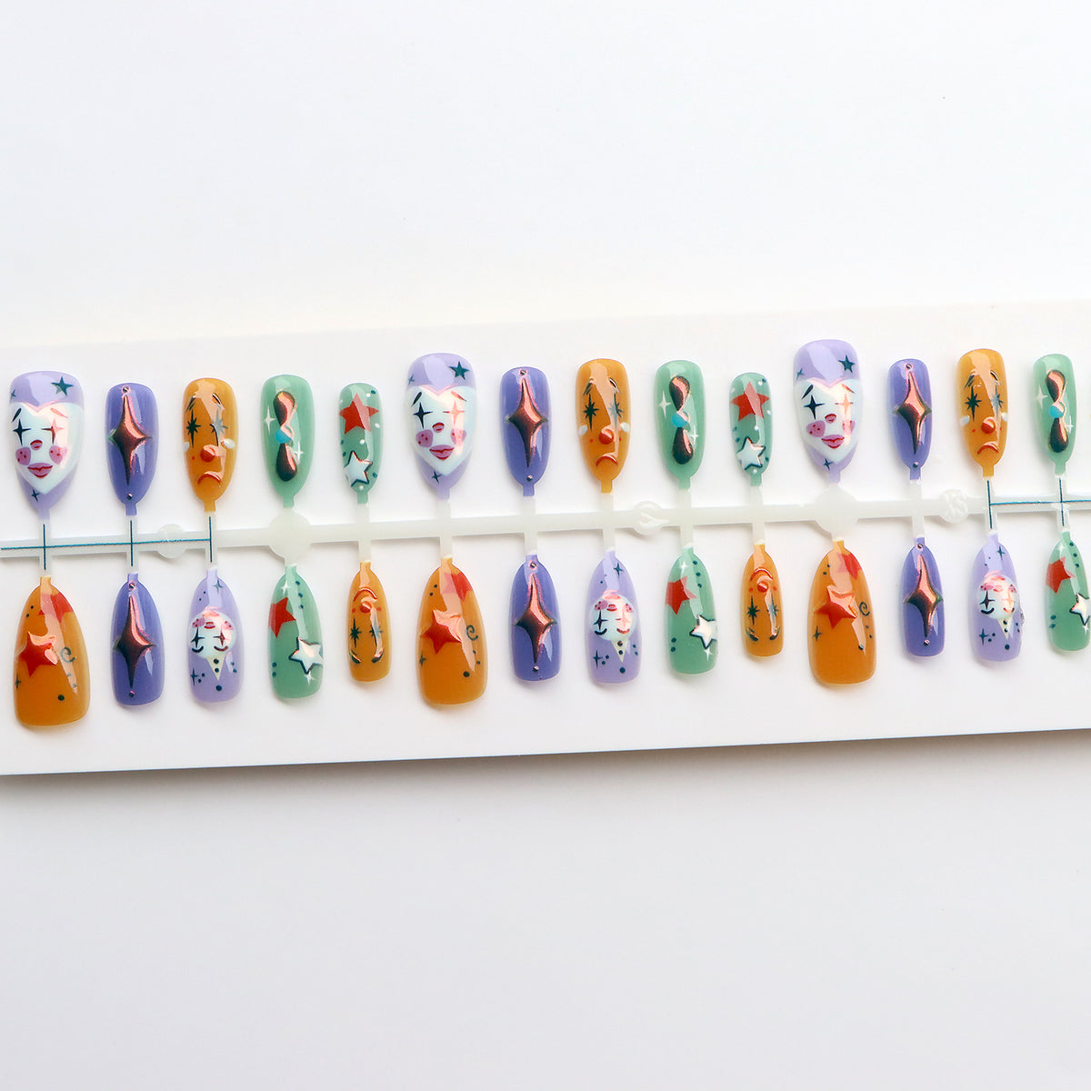 Verspieltes, vom Clown inspiriertes Press-On-Nagelkunst-Set Brehn