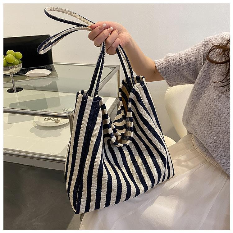 Lässige gestreifte Canvas-Shopper-Tasche