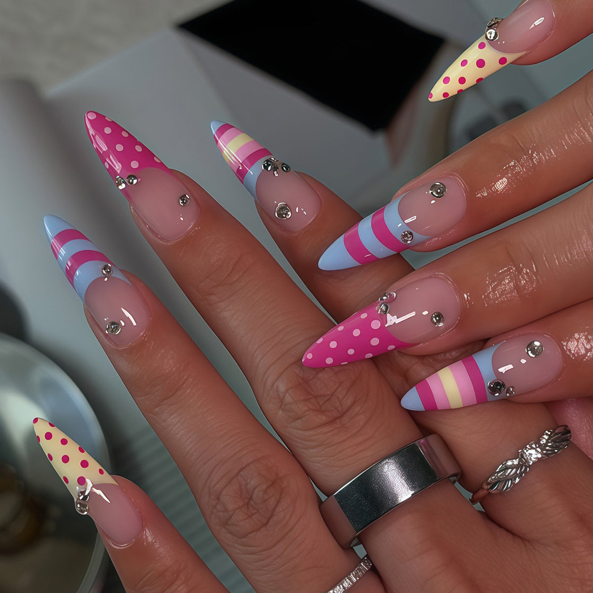 Dekorative Stiletto Nagelkunst Tipps Brehn