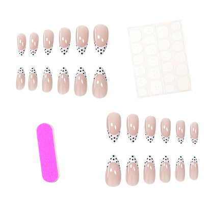 Trendige French Tip Nagelkunst Brehn