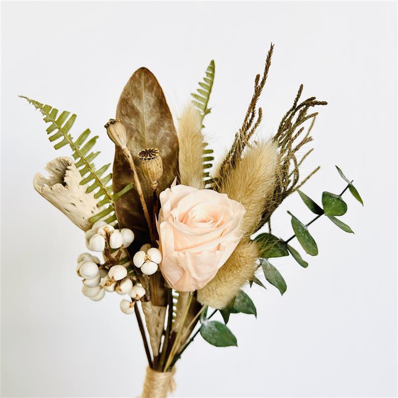 Getrocknete botanische Blumenarrangement