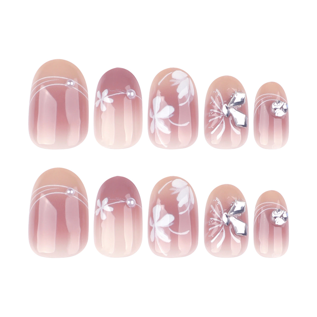 Kunstvolle Nagelgestaltung mit floralem Design und Glitzerakzenten Brehn