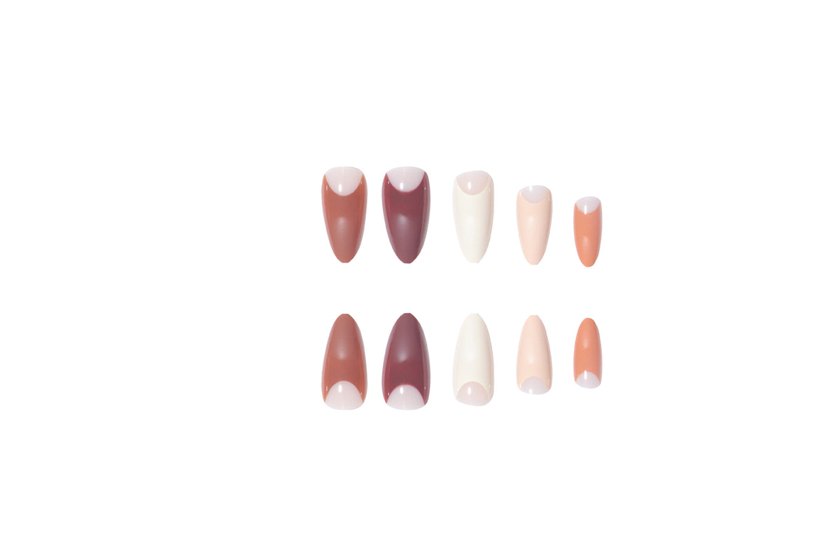 Elegantes Stiletto Press-On Nagelset mit einzigartigen französischen Tipps Brehn