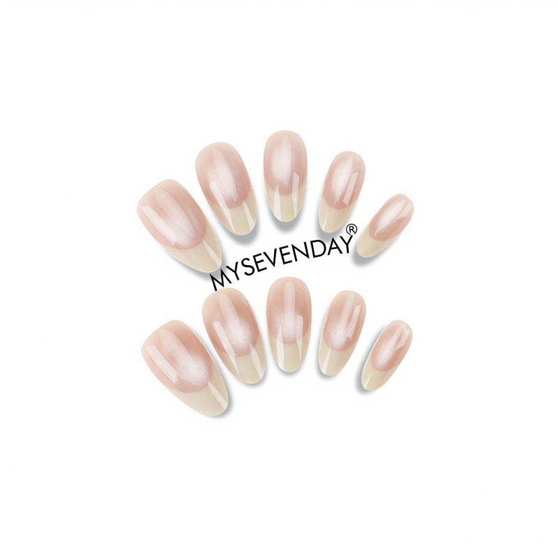 Elegante Press-On Nagelset mit French Tip Design Brehn